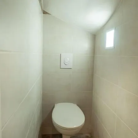 Ragnar House - 3 Pieces A 200m De La 아파트 *