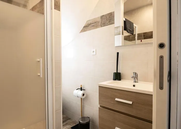 Ragnar House - 3 Pieces A 200m De La * أنتيب