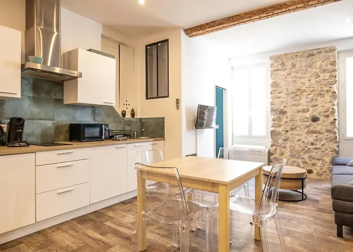 Ragnar House - 3 Pieces A 200m De La أنتيب