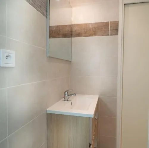 Ragnar House - 3 Pieces A 200m De La * أنتيب