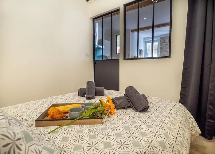 Ragnar House - 3 Pieces A 200m De La * أنتيب